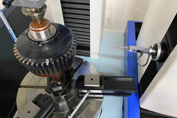 三轴齿轮传动系统优化：晋江华齿提升工程机械传动效率